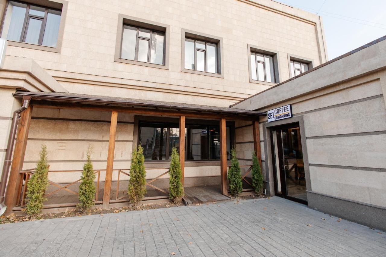 281 Hostel Бишкек Экстерьер фото