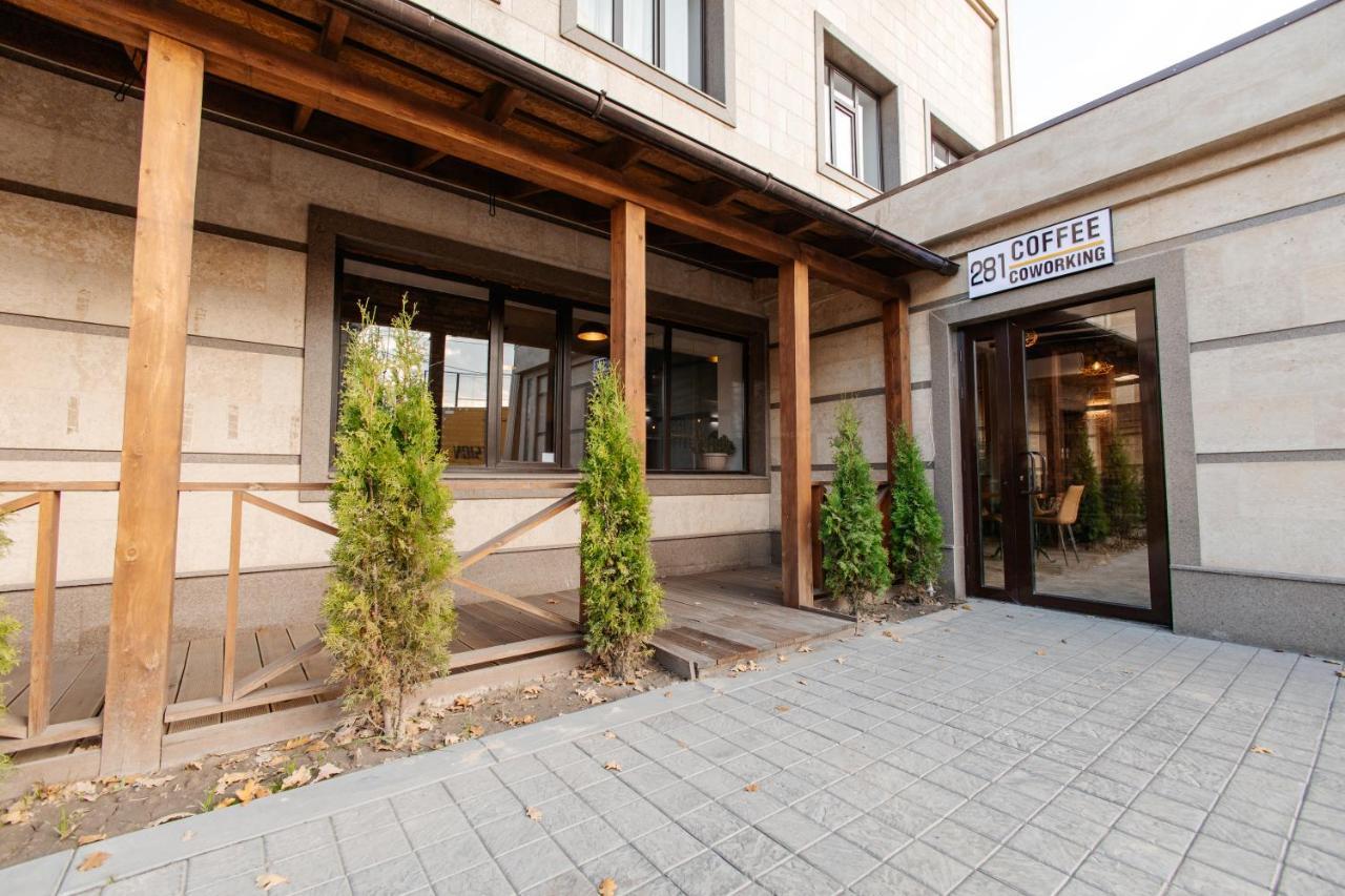 281 Hostel Бишкек Экстерьер фото